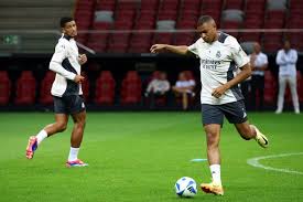 空飞过碧蓝 空飞过碧蓝