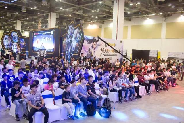 任左中场或 任左中场或