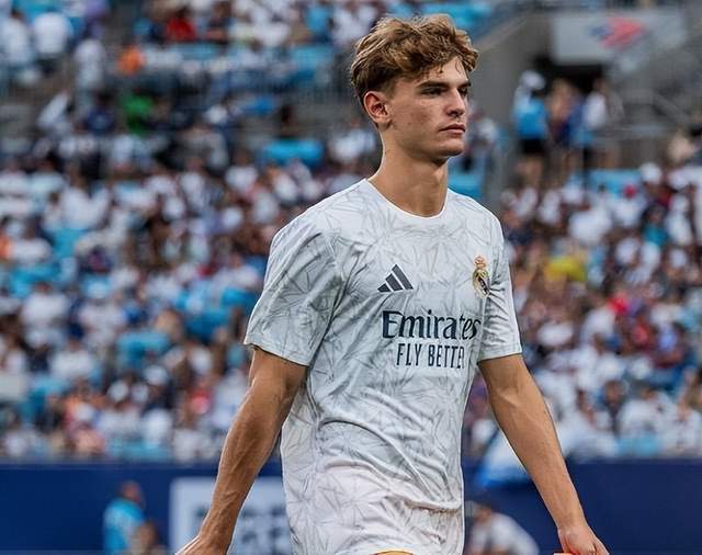 不乏类似的 不乏类似的